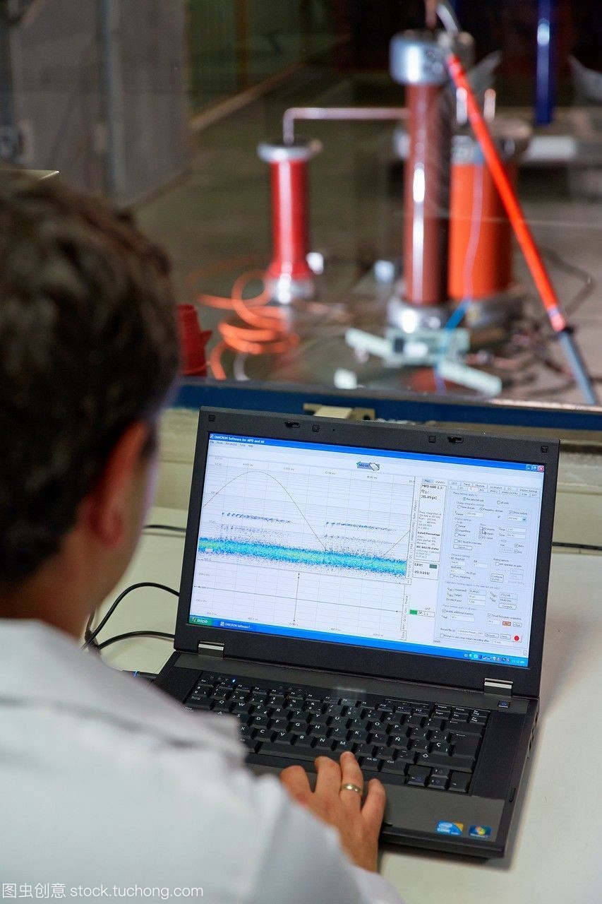 沖擊試驗(yàn)。設(shè)備用火花隙提升。高壓電氣實(shí)驗(yàn)室。電氣設(shè)備的認(rèn)證。技術(shù)服務(wù)行業(yè)。bizkaiatecnalia研究和創(chuàng)新巴斯克的國家西班牙。