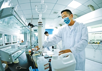 研發(fā)生產(chǎn)醫(yī)藥產(chǎn)品，做強(qiáng)做大企業(yè)規(guī)模